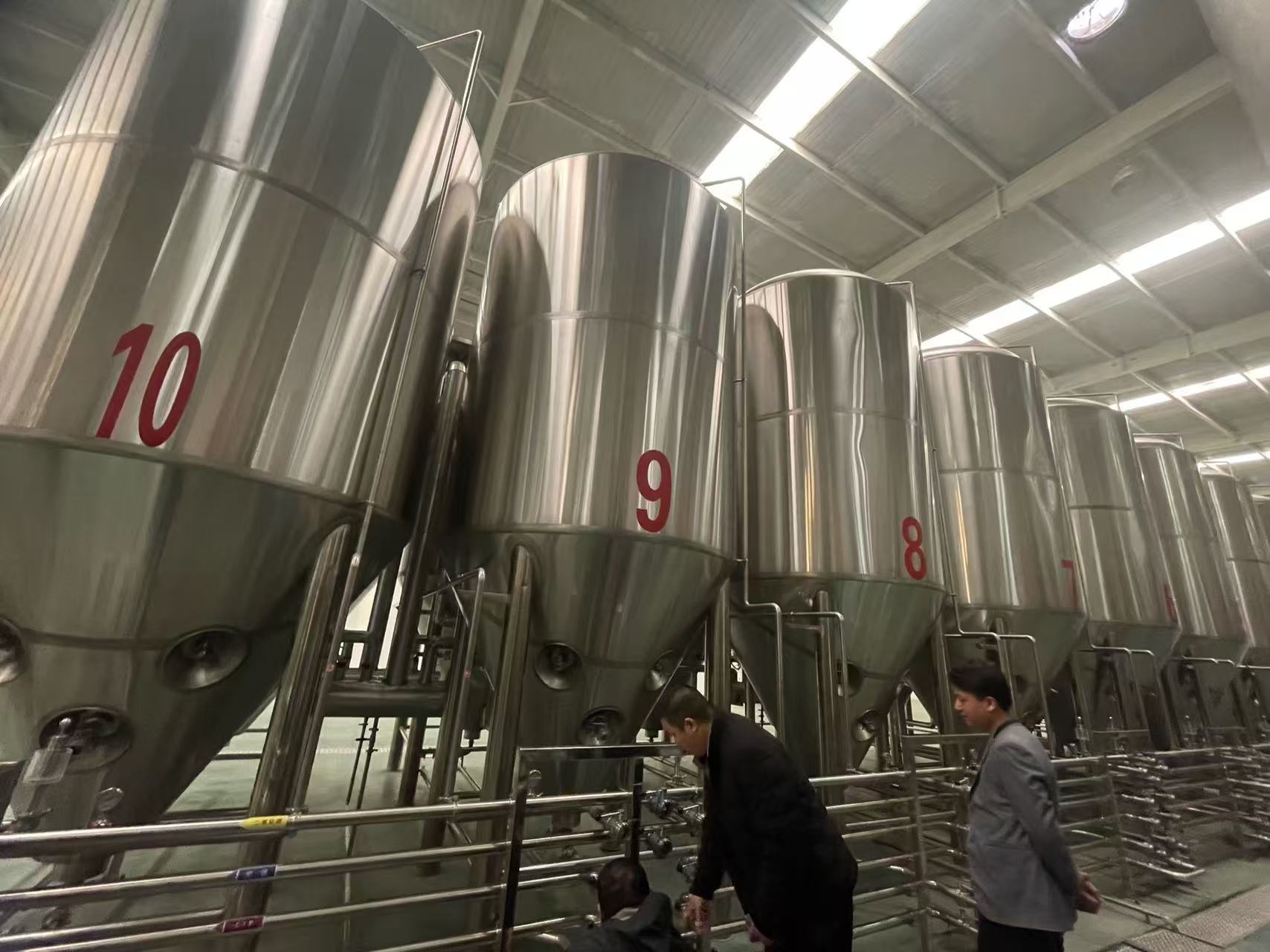 兴安精酿啤酒设备厂—平面布置、设备设计、制造、调试、培训等一条龙服务